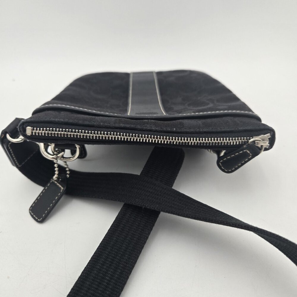 Coach BLACK Crossbody Bag Signature Logo Strap Side Zipper Pocket Leatherware EU - Picture 3 of 16